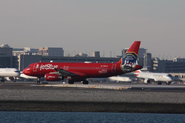Airbus A320 (N615JB)