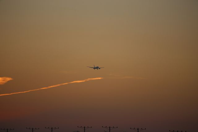 Boeing 777-200 —