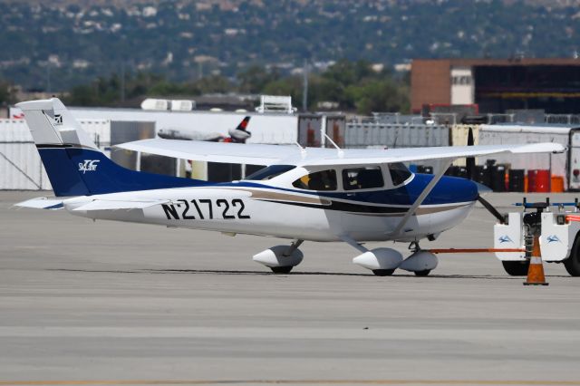Cessna Skylane (N21722)