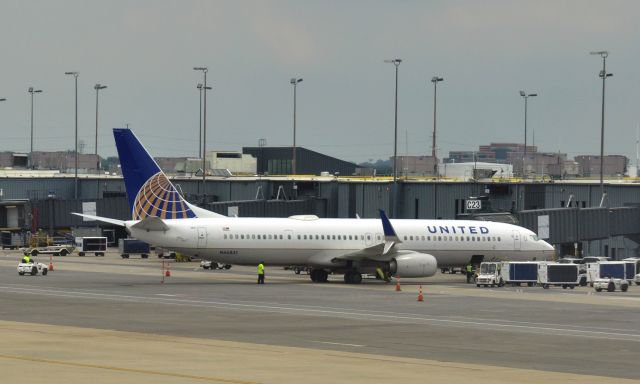 Boeing 737-900 (N66841) - United Airlines Boeing 737-924(ER)(WL) N66841 in Washington Dulles 