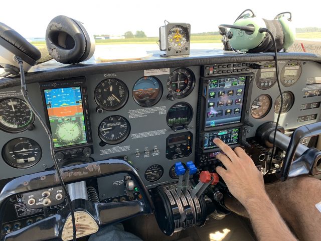 Piper PA-30 Twin Comanche (C-GLSL)