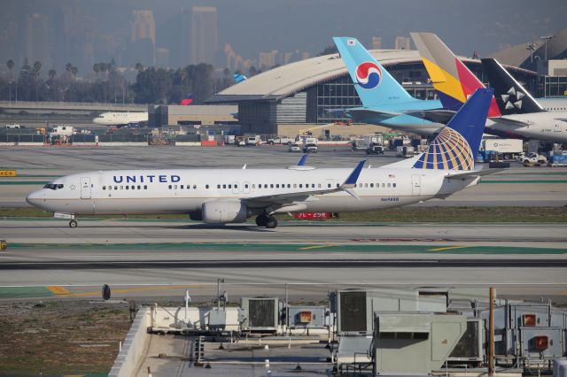 Boeing 737-900 (N69888)
