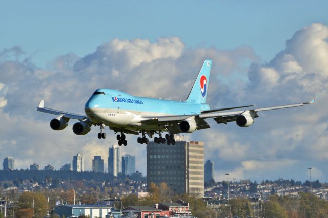 Boeing 747-400 (HL7439)