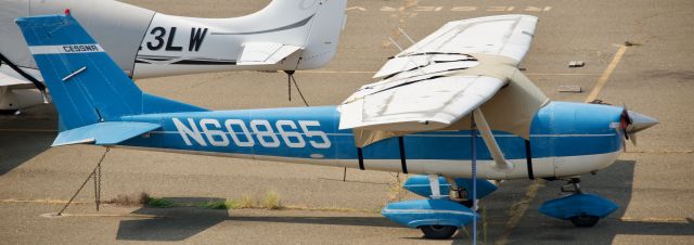 Cessna Commuter (N60865) - N60865 tied down at O61