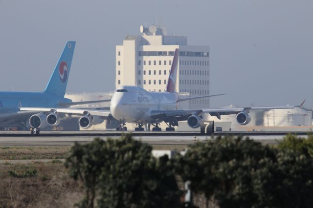 Boeing 747-400 (VH-OJS)