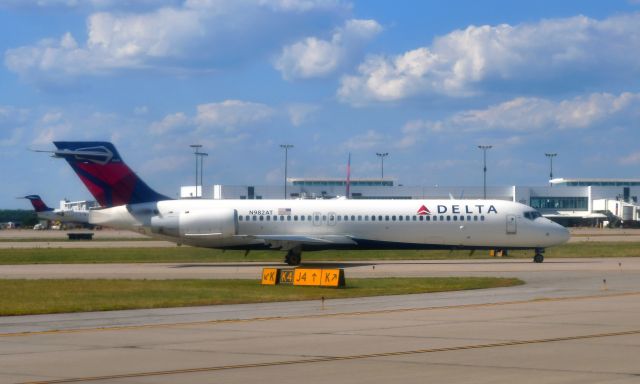 Boeing 717-200 (N982AT) - Delta Boeing 717-2BD N982AT in Cincinnati 