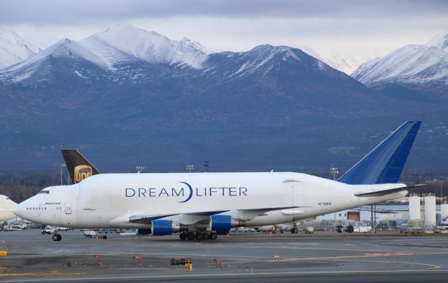 Boeing Dreamlifter (N718BA)