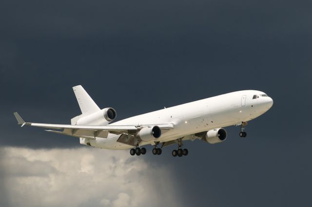 Boeing MD-11 (N951AR) - This is a new plane for Sky Lease I, in their distinctive color scheme!