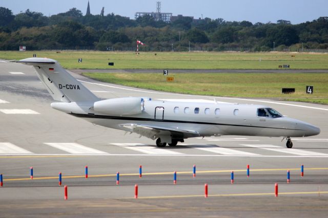 Cessna Citation CJ4 (D-COVA) - Lining up to depart rwy 25 on 26-Sep-24 heading for LEMD.