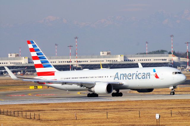 BOEING 767-300 (N347AN)