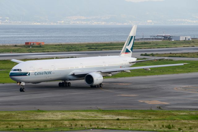 BOEING 777-300 (B-HNQ)