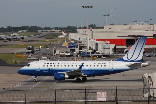 Embraer 170/175 (N862RW)