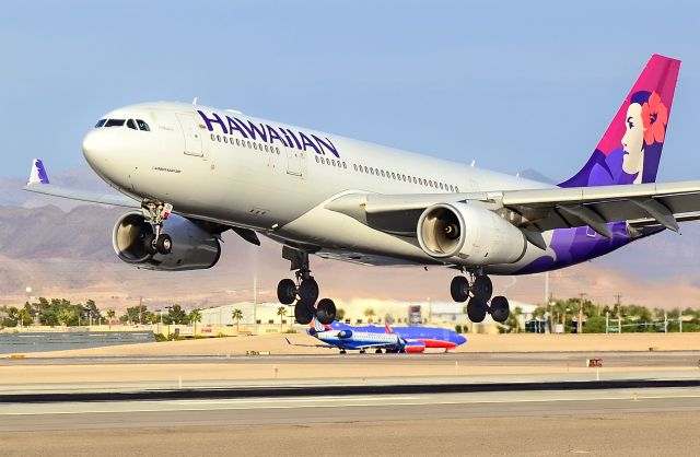 Airbus A330-200 (N381HA) - N381HA Hawaiian Air Airbus A330-243 / 381 (cn 1114) "Hokule a"br /br /Las Vegas - McCarran International (LAS / KLAS)br /USA - Nevada, October 23, 2013br /Photo: Tomás Del Coro