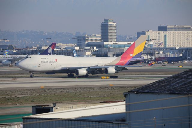 Boeing 747-400 (HL7413)