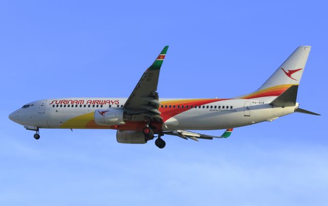 Boeing 737-800 (PZ-TCX)