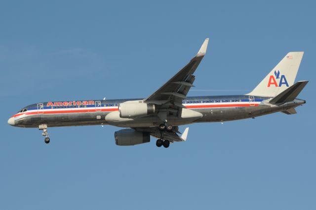 Boeing 757-200 (N193AN)