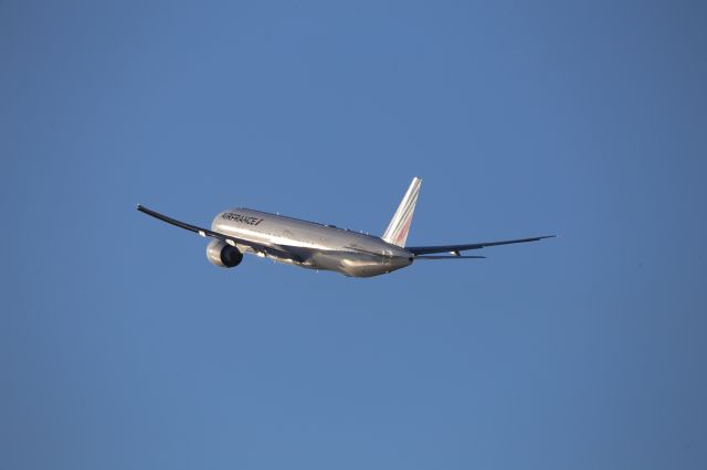 BOEING 777-300ER (F-GSQK)