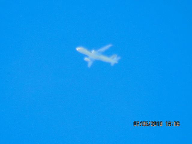 Airbus A320 (N604NK)