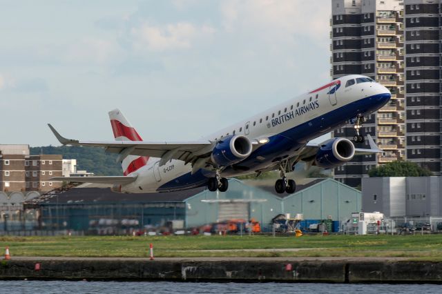 Embraer 170/175 (G-LCYP)