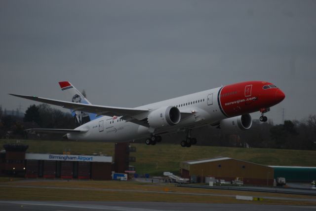 Boeing 787-8 (LN-LNG) - From Freeport carpark