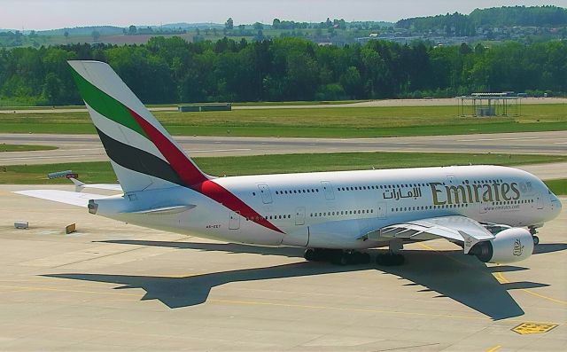 Airbus A380-800 (A6-EET)