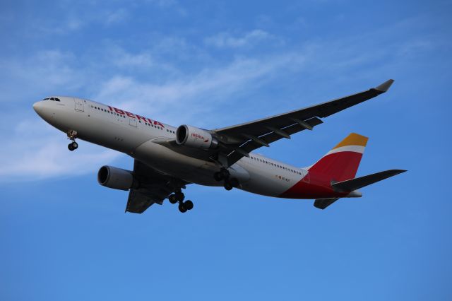 Airbus A330-200 (EC-MJT)