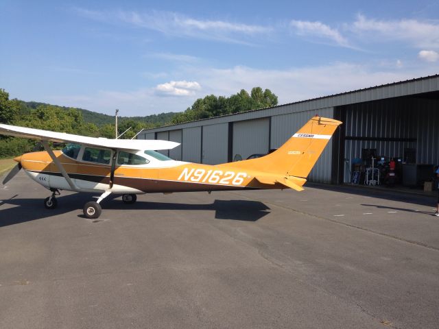 Cessna Skylane (N91626) - O-470-U engine with 2000 TBO, L3 Lynx NGT 9000 transponder with ADSB out and in for weather and traffic, Garmin 530W, KX155, engine monitor. IFR or VFR, it's ready.  