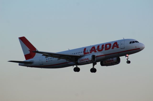 Airbus A320 (9H-IBJ) - A Lauda Europe A320 performing a missed approach when attempting to land on runway 22 at STN.br /br /Location: Stansted Airport.br /Date: 26.12.22 (dd/mm/yy).