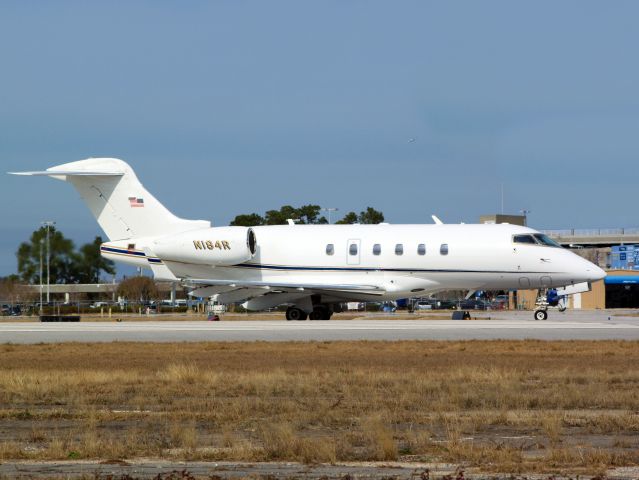 Bombardier Challenger 300 (N184R)