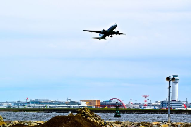 Boeing 777-200 (JA706A)