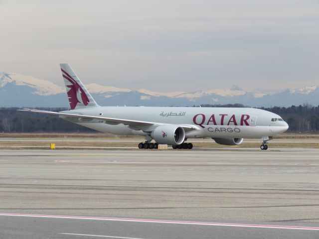 BOEING 777-200LR (A7-BFG)