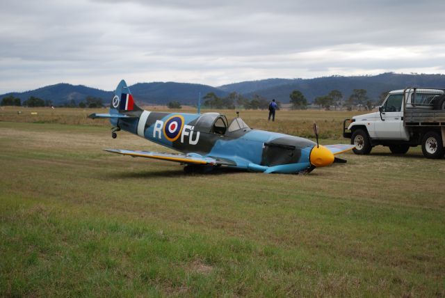 SUPERMARINE Spitfire (VH-SFG) - Aircraft damaged in take-off accident at Watts Bridge, Qld, Australia. The pilot was uninjured and the aircraft is to be repaired.