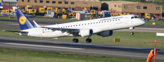 BOEING 737-300 (D-AEBR)