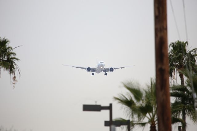 BOEING 777-300ER (B-KPU)