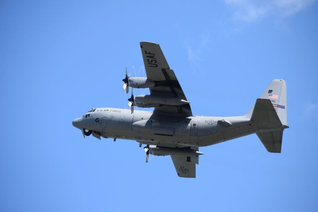 Lockheed C-130 Hercules —