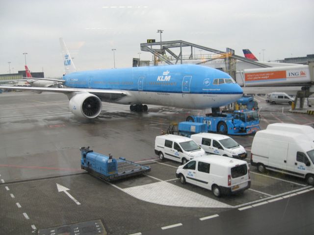 Boeing 777-200 (PH-BQN) - Boeing 777-206/ER