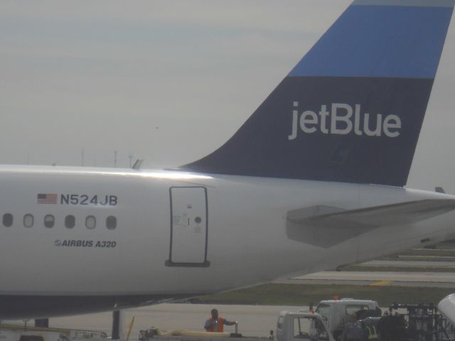 Airbus A320 (N524JB)