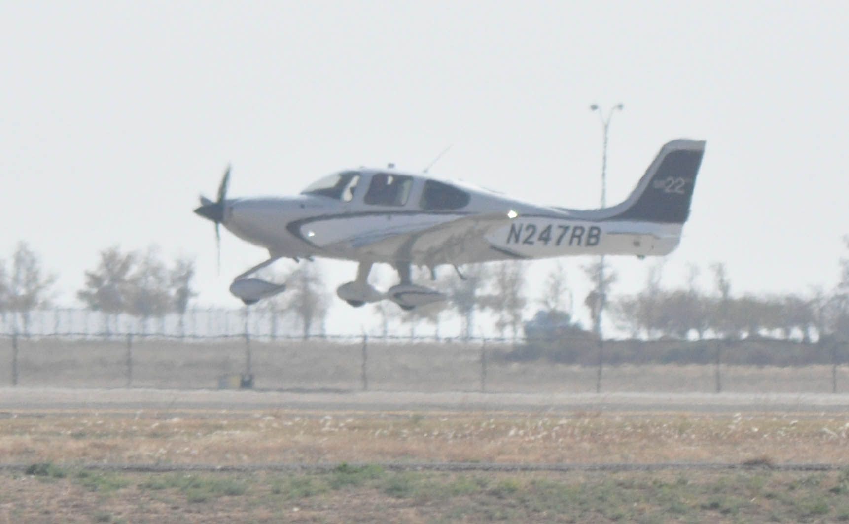 Cirrus SR-22 (N247RB)