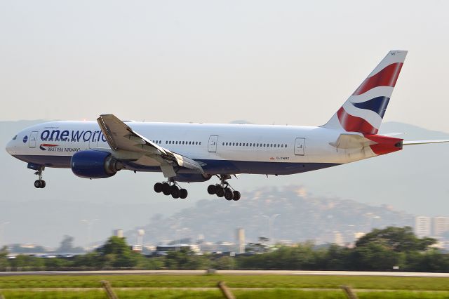 Boeing 777-200 (G-YMMT)