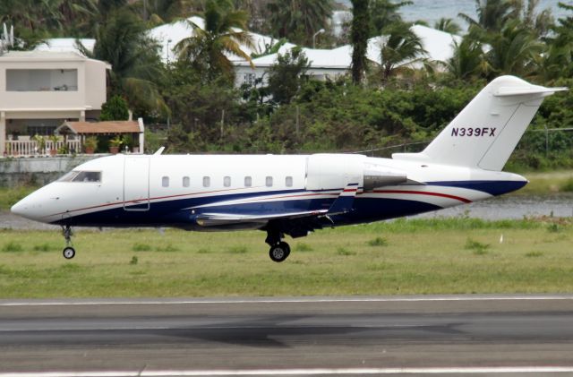 Canadair Challenger (N339FX)