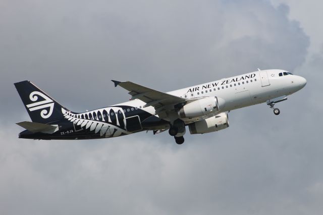 Airbus A320 (ZK-OJA)