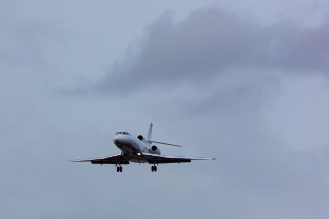 Dassault Falcon 900 (N900HE)