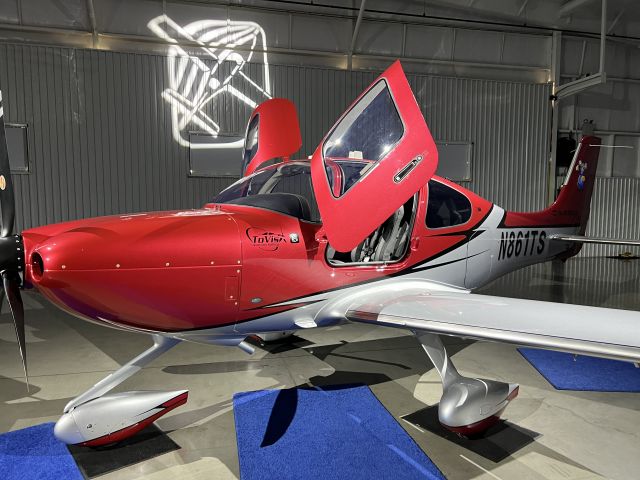 Cirrus SR-22 (N861TS) - Delivery in Knoxville 12/30/2022 - Last delivery of the year!