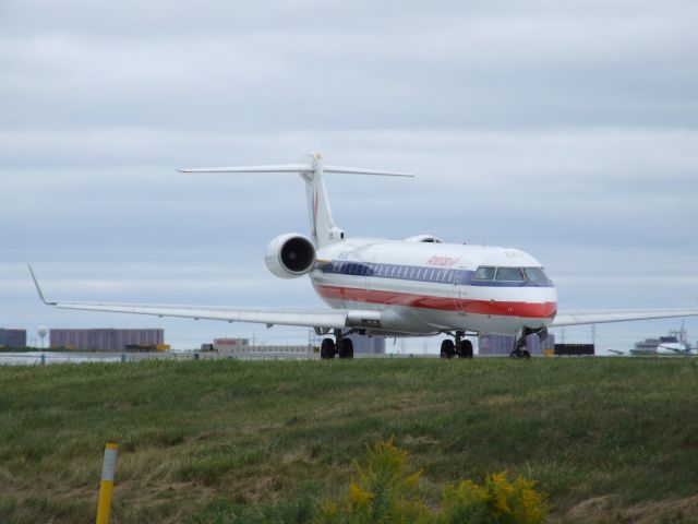 Embraer ERJ-145 (N512AE)