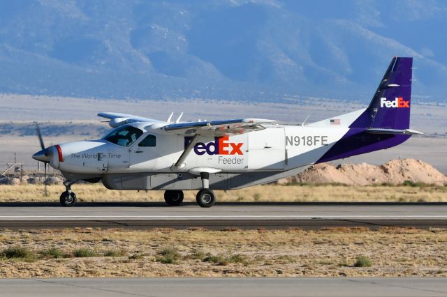 Cessna Caravan (N918FE)