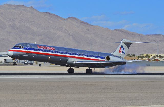 McDonnell Douglas MD-83 (N963TW) - N963TW American Airlines 1999 McDonnell Douglas MD-83 - cn 53613 / ln 2266 - Ex - Trans World Airlines (TWA)br /br /Las Vegas - McCarran International (LAS / KLAS)br /USA - Nevada, February 27, 2014br /Photo: Tomás Del Coro