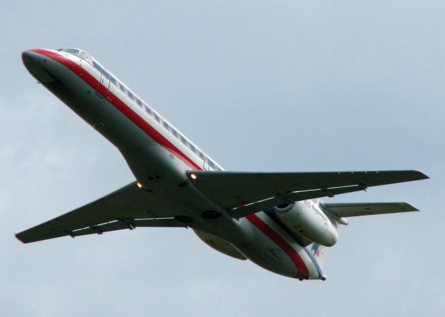 Embraer ERJ-145 (N812AE) - Taking off from Shreveport Regional.