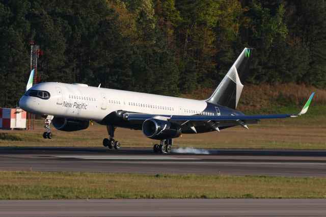 Boeing 757-200 (N627NP)