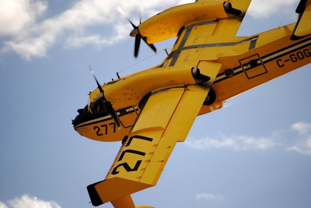 Canadair CL-415 SuperScooper (C-GOGY)