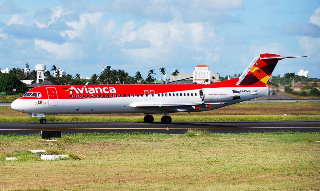 Fokker 100 (PR-OAD)